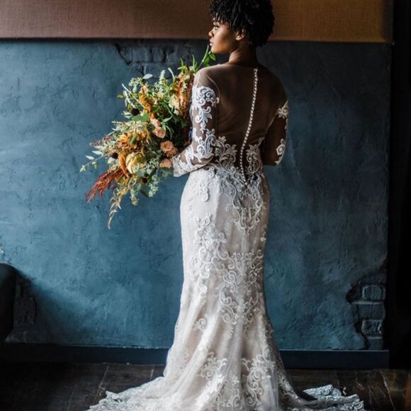 Casablanca Bridal Dress - Picture 8 of 11